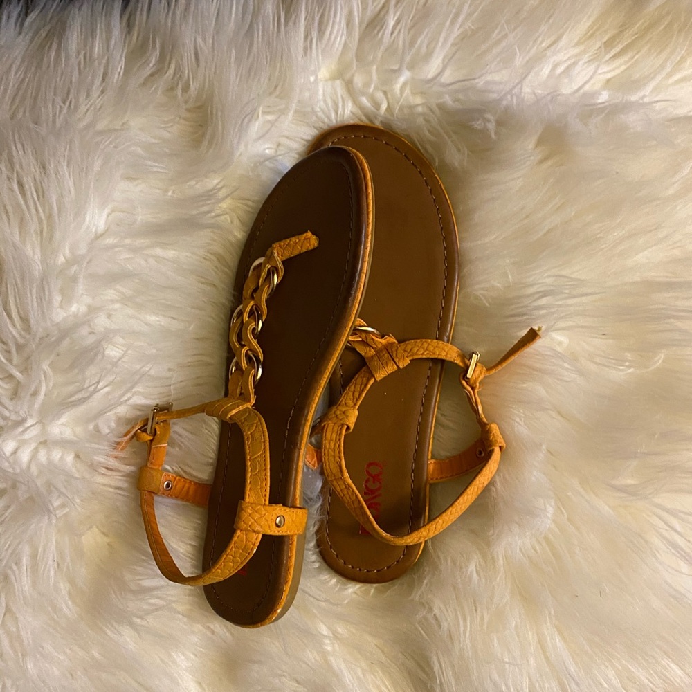 Shoes - Picture 3 of 4